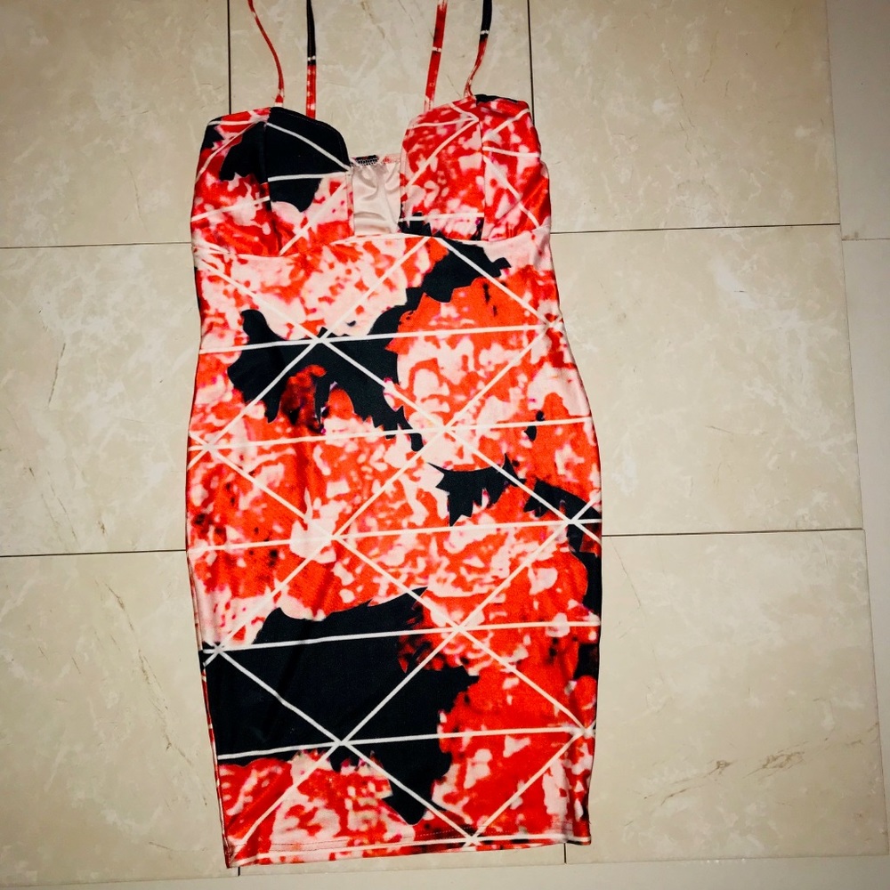 Red and black V-neck pencil skirt